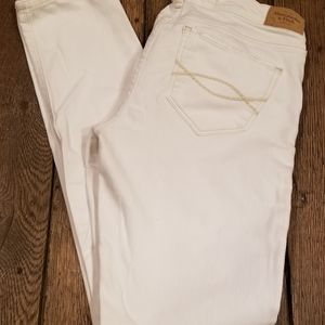 Abercrombie & Fitch  Jesns White Size 4 W27